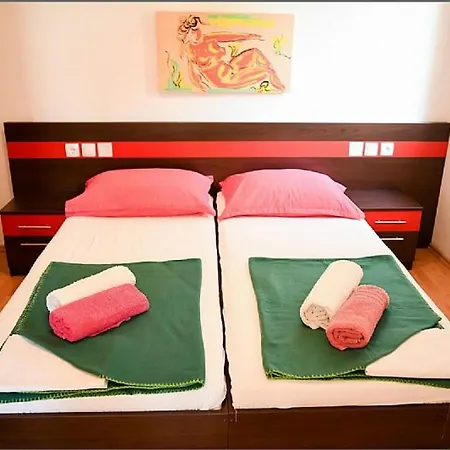 Apartments Dvori Novalja Kültér fotó