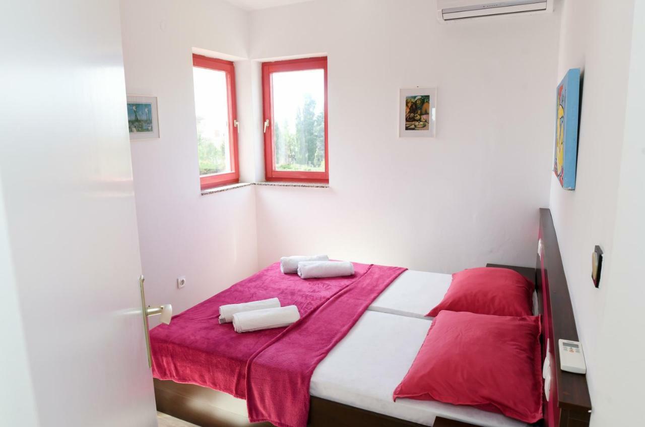 Apartment Dvori Novalja