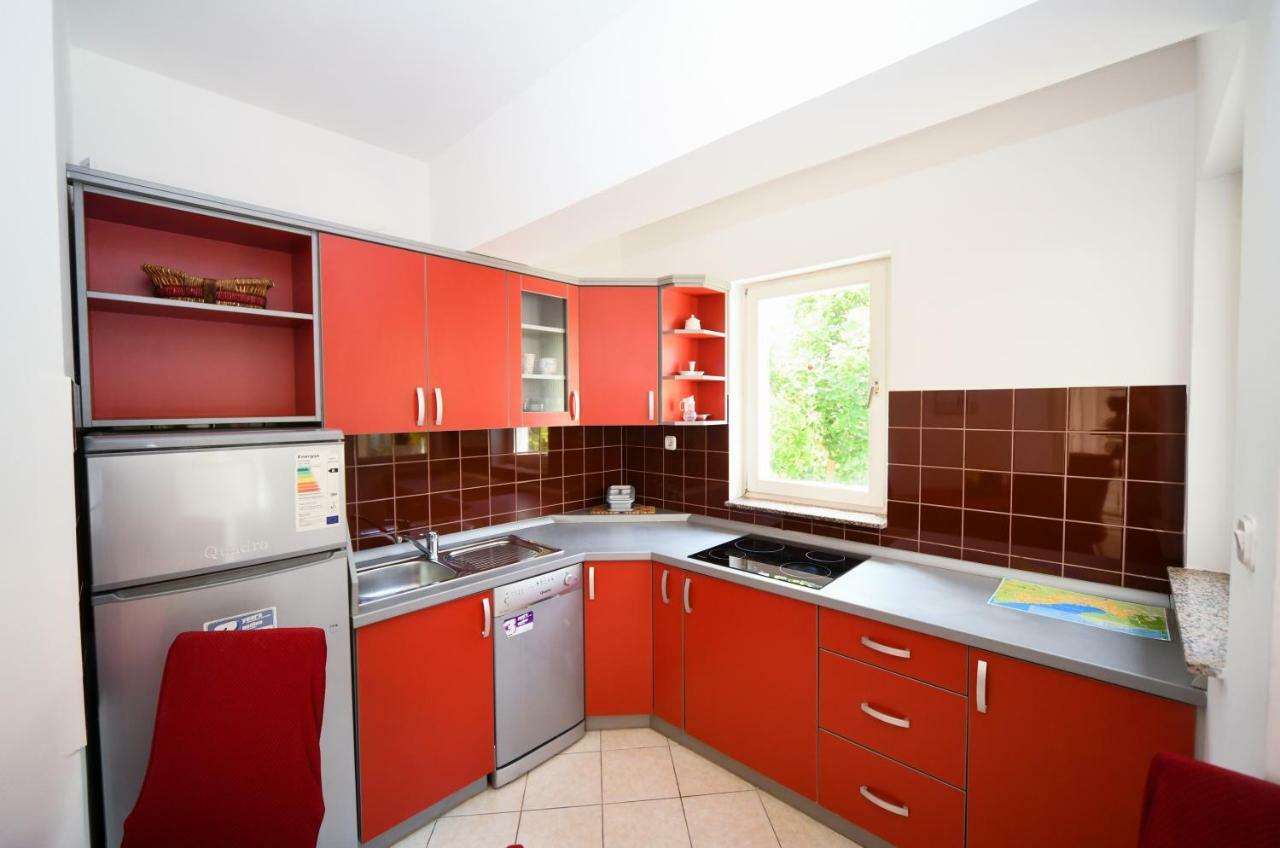 Dvori Apartment