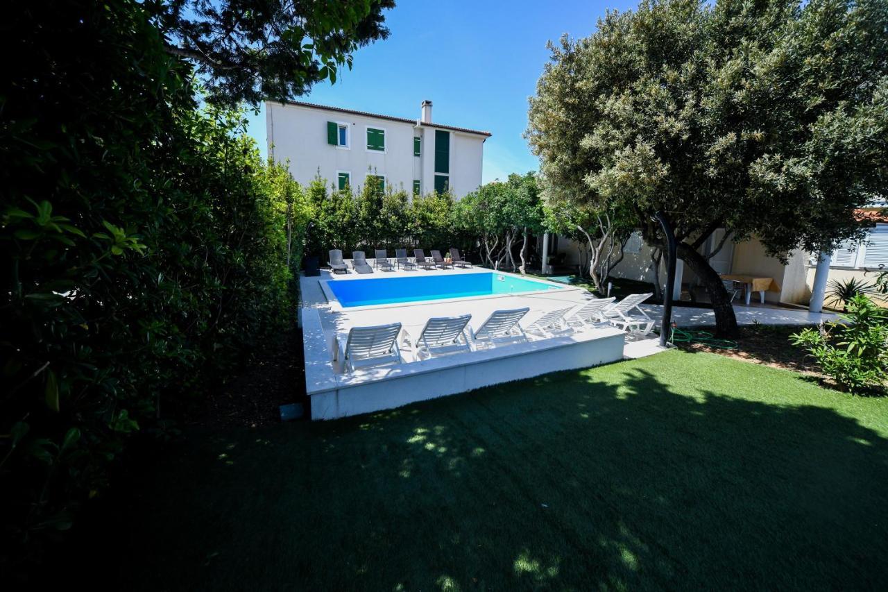Apartment Dvori Novalja